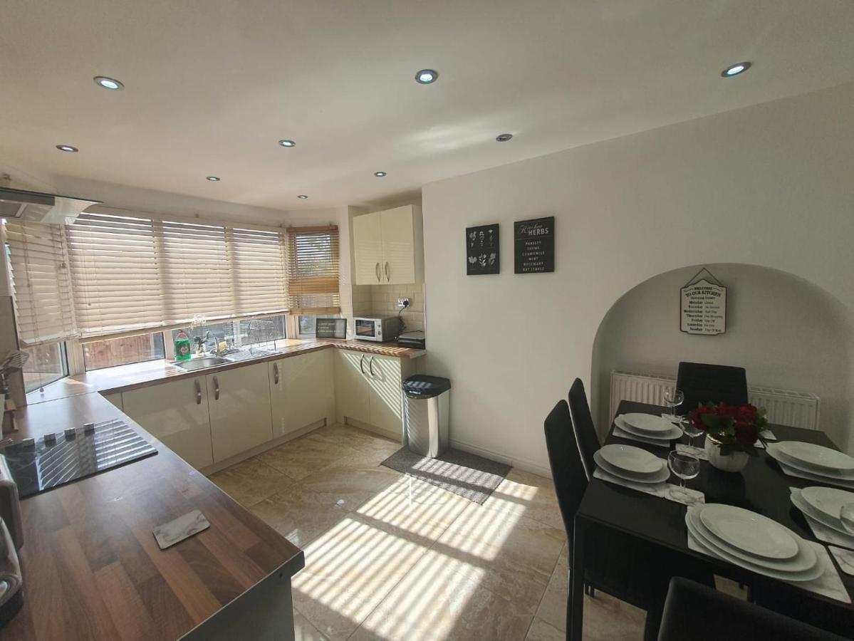Stylish And Homey 3 Bedroom House With Free Parking & Wi-Fi Minworth Exteriör bild