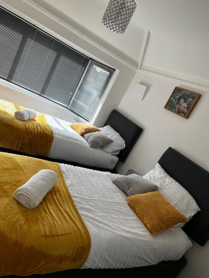 Stylish And Homey 3 Bedroom House With Free Parking & Wi-Fi Minworth Exteriör bild