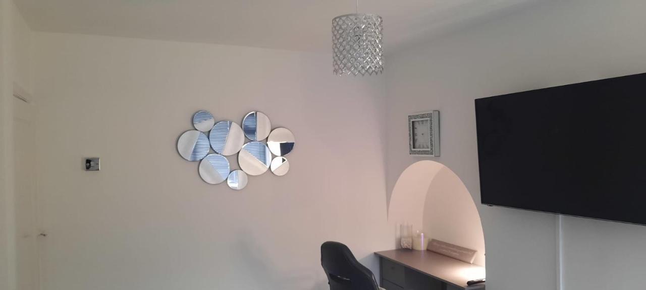 Stylish And Homey 3 Bedroom House With Free Parking & Wi-Fi Minworth Exteriör bild
