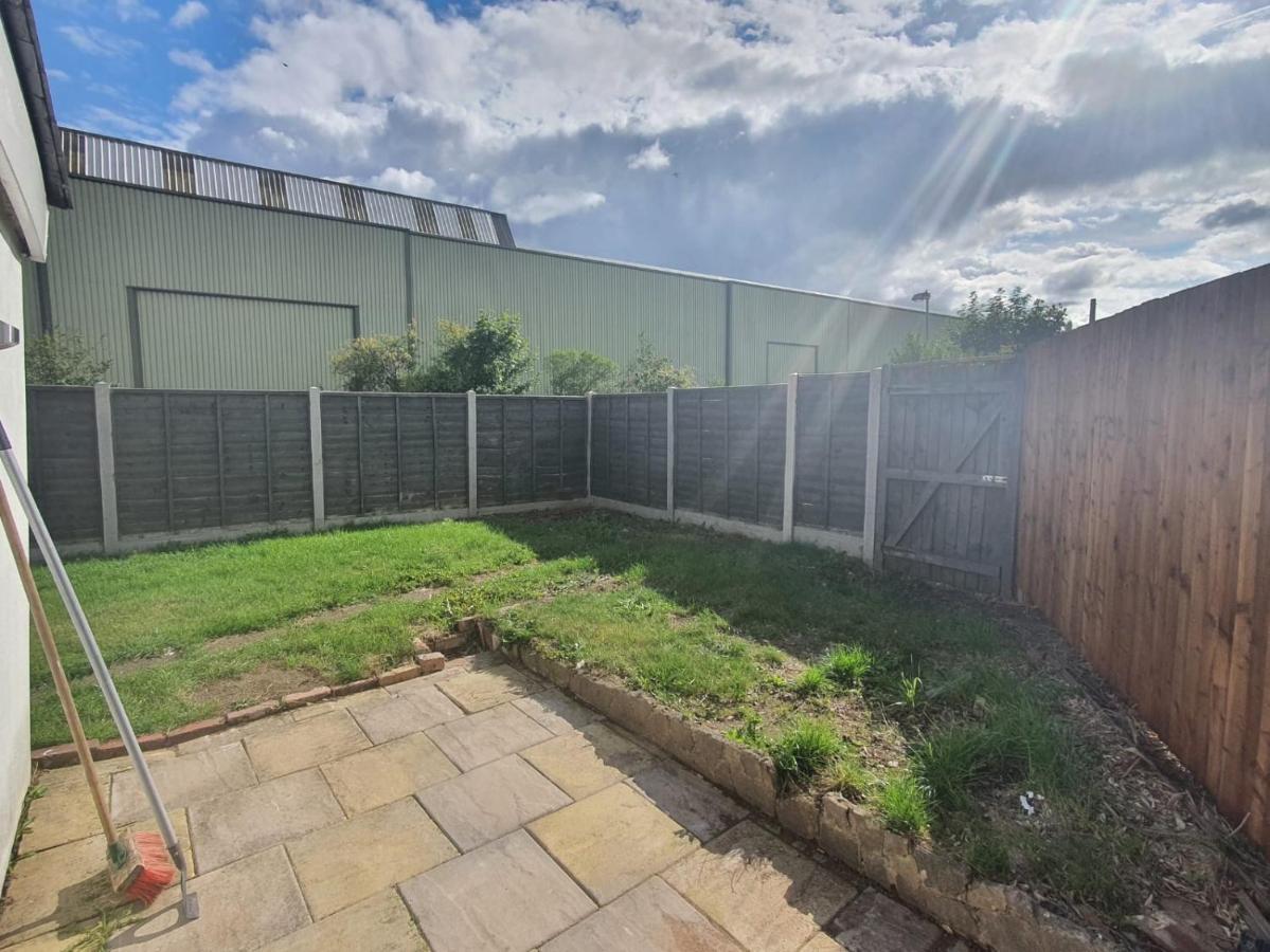 Stylish And Homey 3 Bedroom House With Free Parking & Wi-Fi Minworth Exteriör bild